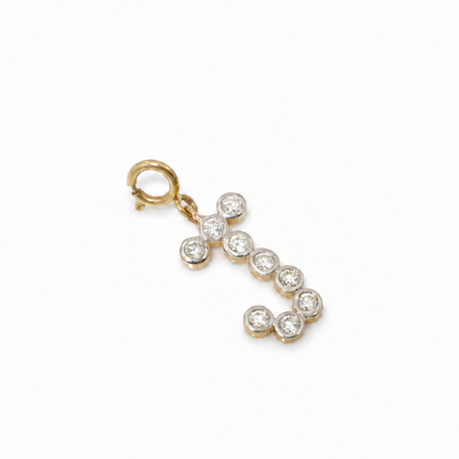 Ciondolo iniziale con diamante a castone